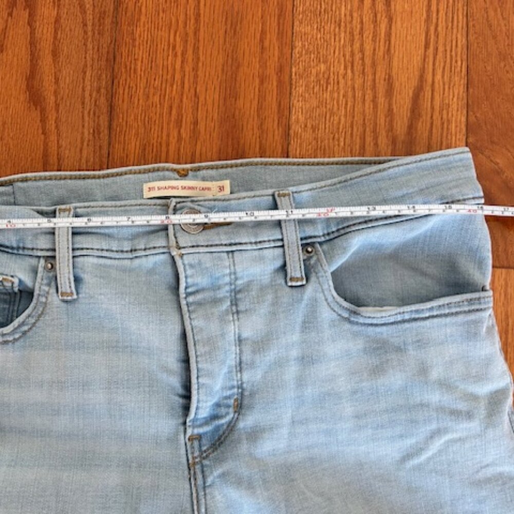 Levis 311 Shaping Skinny Capri - Picture 4 of 6